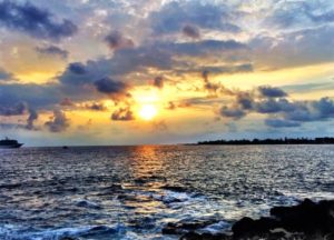 Kona sunset view from Alli Drive restaurants 